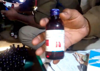 Banned cough syrup : খটখটীত বুজন পৰিমাণৰ নিষিদ্ধ কফ চিৰাপ জব্দ, আটক এজন 7 Banned cough syrup : খটখটীত বুজন পৰিমাণৰ নিষিদ্ধ কফ চিৰাপ জব্দ, আটক এজন
