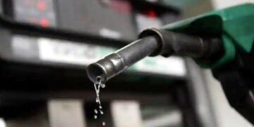 Fuel Tariff hike : ইন্ধনজাত তেলত ২ টকা শুল্ক বৃদ্ধি, বৃদ্ধি পাব নেকি পেট্ৰ’ল-ডিজেলৰ মূল্য?