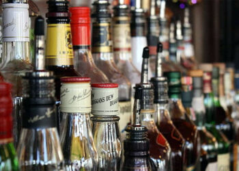 Assam Wine Shop timing : সুৰাপায়ীৰ বাবে সুখবৰ, মহানগৰীত মাজনিশালৈকে উপলব্ধ হ’ব সুৰা