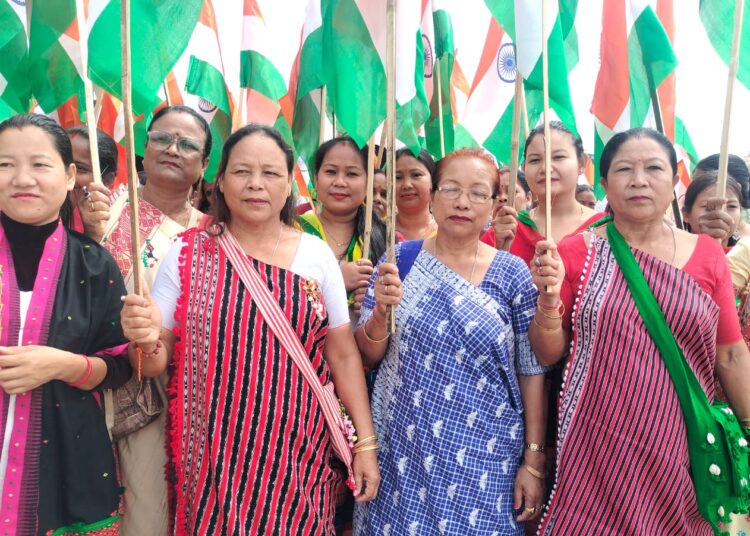 মা ভাৰতীৰ সুৰক্ষা আৰু ভাৰতীয় সেনা বলক মনোববল বৃদ্ধিৰ উদ্দেশ্য  ডিফুত    বিজেপিৰ টীম কাৰ্বি আংলঙৰ ত্ৰিৰংগা যাত্ৰা