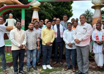 কেন্দ্ৰীয় কৃষি মন্ত্ৰী শিৱৰিজ সিঙ চৌহানৰ বোকাখাতৰ শ্ৰীশ্ৰী কাকগোঁসানী দূৰ্গা থান, শ্ৰীশ্ৰী চিকন আতাৰ থান পৰিদৰ্শন: