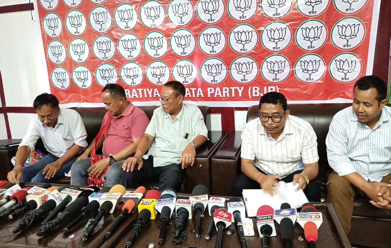 অসমৰ ৰাজনীতিত তুলিৰাম ৰংহাঙৰ উন্নয়ন আৰু বিতর্ক: বিজেপিৰ ক্লিনশ্বীট আৰু কংগ্ৰেছৰ অভিযোগ