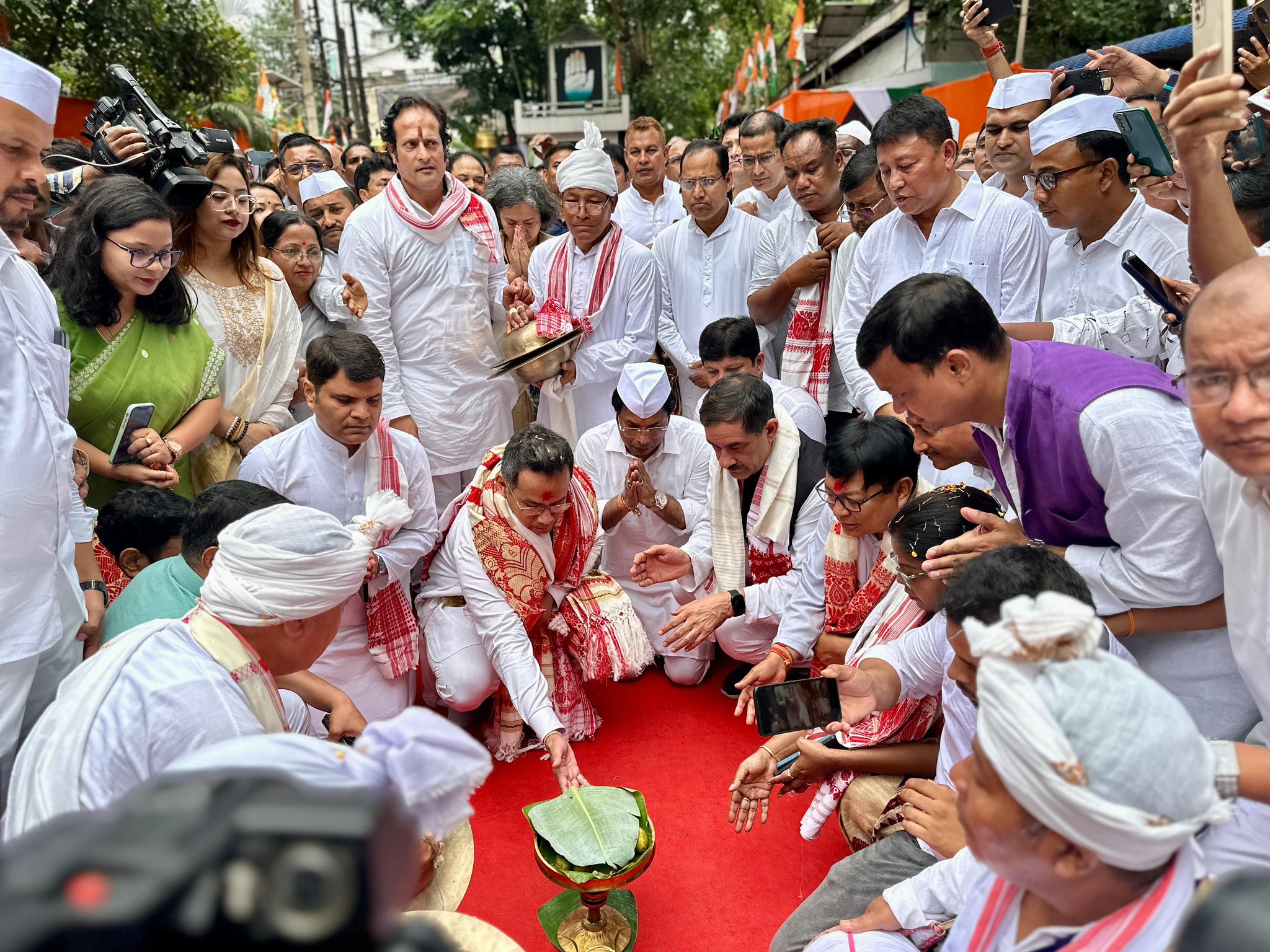 প্ৰদেশ কংগ্ৰেছৰ সভাপতিৰ দায়িত্ব গ্ৰহণ গৌৰৱ গগৈৰ
