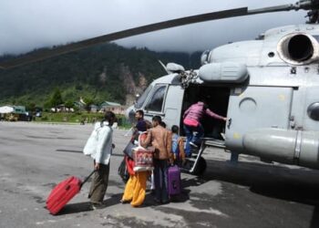 Brave Indian Army Conducts Lifesaving Rescue in North Sikkim