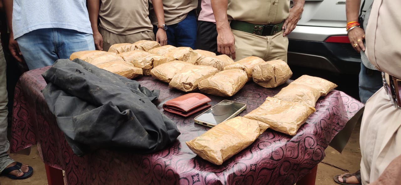 Drugs Seized I বোকাজানৰ শুকানজানত প্ৰায় ২০ কোটি টকা মূল্যৰ কানি জব্দ আৰক্ষীৰ 3 বোকাজানৰ শুকানজানত প্ৰায় ২০ কোটি টকা মূল্যৰ কানি জব্দ আৰক্ষীৰ