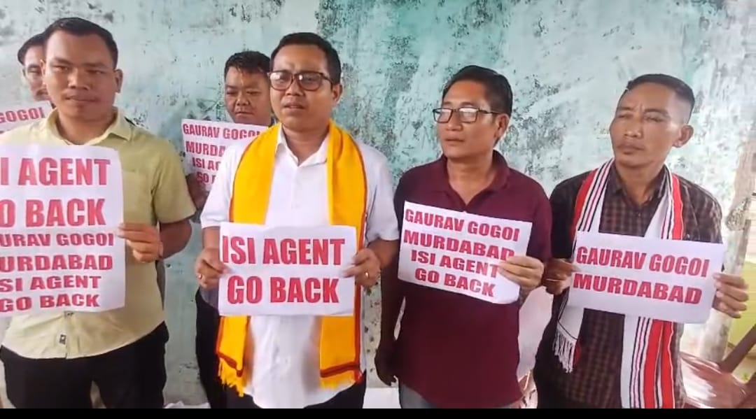 গৌৰৱ গগৈৰ Facebook Live: জনজাতীয় সংগঠনসমূহৰ তীব্ৰ প্ৰতিবাদ আৰু ৰাজনৈতিক বিতৰ্ক