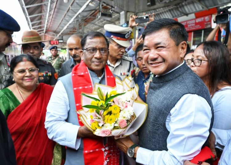 দুদিনীয়া ভ্ৰমণসূচীলৈ ডিফুত উপস্থিত অসমৰ ৰাজ্যপাল লক্ষ্মণ আচাৰ্য