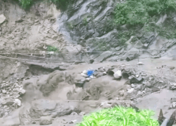 Cloudburst in JK I জম্মু-কাশ্মীৰৰ কিষ্টৱাৰত ডাৱৰ বিস্ফোৰণ, আকস্মিক বানত ১৫ জনৰ মৃত্যু