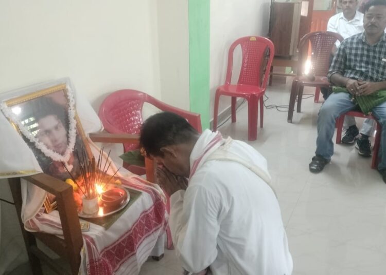 ডিফু ৰাংছিনা ভৱনত ডিফু শাখা কবি সন্মিলনৰ উদ্যোগত গীত-কথা- কবিতাৰে জুবিনক সোঁৱৰণ,শ্ৰদ্ধাঞ্জলি
