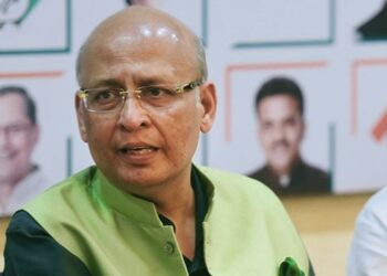 ৰাজ্যসভা নিৰ্বাচনৰ বাবে দাখিল কৰা শপতনামাত উল্লেখ I কেৱল ওকালতি কৰিয়ে কোটি কোটি টকা উপাৰ্জন অভিষেক মনু সিংভিৰ