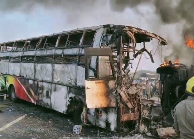 Andhra Bus Tragedy । অন্ধ্ৰপ্ৰদেশত ট্ৰাকৰ সৈতে বাছৰ সংঘৰ্ষত নিহত, ১৪