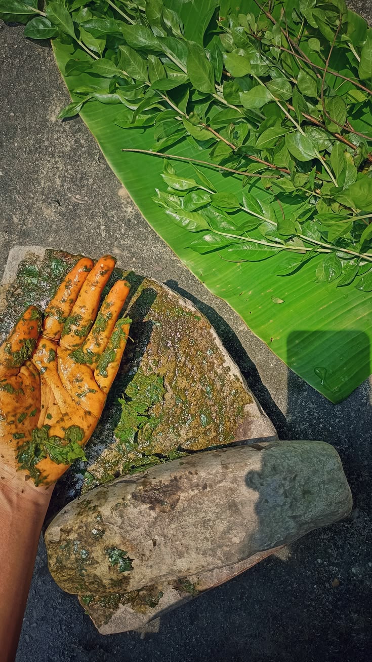 পথাৰৰ হুমুনিয়াহ আৰু উদং ভঁৰালৰ বিহু