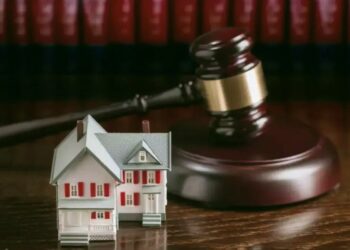 Case for land scam I ভূমি প্ৰদানৰ প্ৰতিশ্ৰুতিৰে ৯৫ লাখ টকা প্ৰতাৰণাৰ অভিযোগ ওড়িশাৰ গৃহ বিভাগৰ অতিৰিক্ত সচিবৰ বিৰুদ্ধে