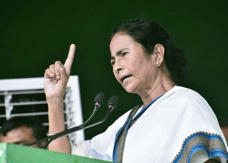 তামিলনাডুত বিজেপিৰ ইস্তাহাৰ একাধিক প্ৰতিশ্ৰুতি । মমতা বেনাৰ্জীয়ে দেখুওৱা পথ অনুসৰণ