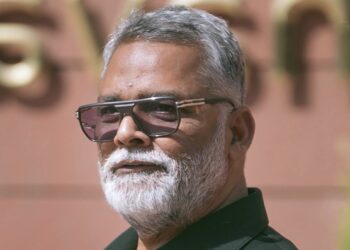 ‎মহিলাৰ ৰাজনৈতিক কেৰিয়াৰ আৰম্ভ হয় নেতাৰ শোৱনি কোঠাত ! পাপ্পু যাদৱৰ মন্তব্যক লৈ বিতৰ্ক