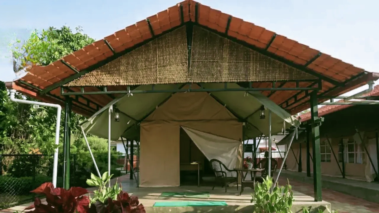 US tourist harassed I আমেৰিকান পৰ্যটকক যৌন নিৰ্যাতন চলোৱাৰ অভিযোগত হোমষ্টেৰ মালিকক গ্ৰেপ্তাৰ