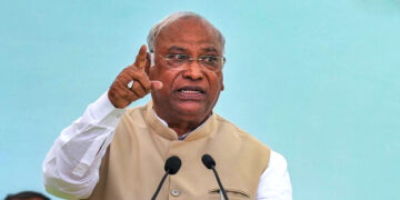 Kharge on Modi : মোদী সন্ত্ৰাসবাদী, প্ৰধানমন্ত্ৰীক লক্ষ্য আক্ৰমণ খাৰ্গেৰ