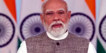Modi’s Political attack : চৰকাৰী মঞ্চত ৰাজনৈতিক প্ৰচাৰ : মোদীৰ বিৰুদ্ধে আয়োগক পত্ৰ আমোলা, সমাজকৰ্মীসহ ৭০০ নাগৰিকৰ