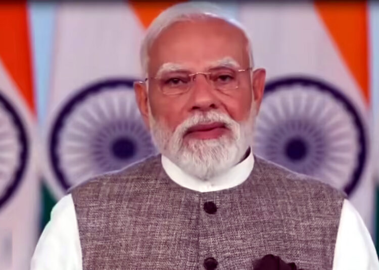 Modi’s Political attack : চৰকাৰী মঞ্চত ৰাজনৈতিক প্ৰচাৰ : মোদীৰ বিৰুদ্ধে আয়োগক পত্ৰ আমোলা, সমাজকৰ্মীসহ ৭০০ নাগৰিকৰ