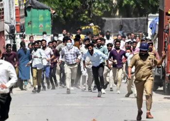 Noida protest : নয়ডা শ্ৰমিকৰ প্ৰতিবাদত পাক-যোগৰ সন্দেহ, গ্ৰেপ্তাৰ ৩ শতাধিক