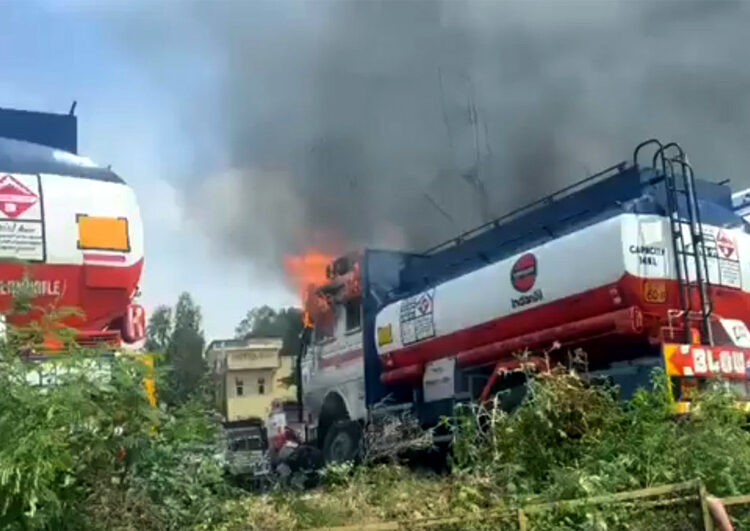 JK Tanker fire : জম্মু-কাশ্মীৰত কেইবাখনো তেল টেংকাৰত অগ্নিকাণ্ড, ঘটনাক লৈ ৰহস্য